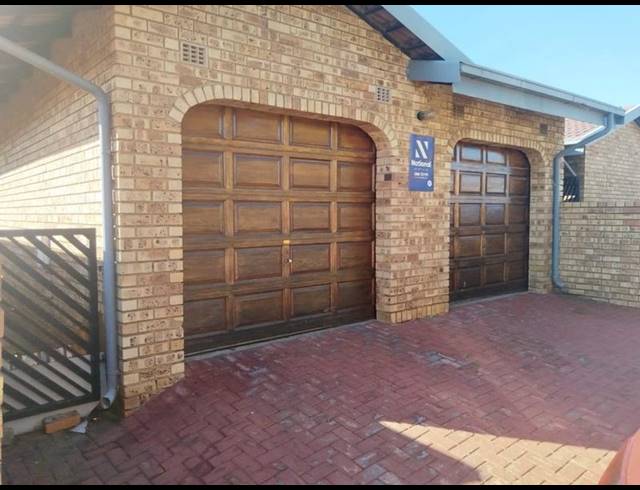 3 BEDROOM HOUSE FOR SALE IN SPRUIT VIEW